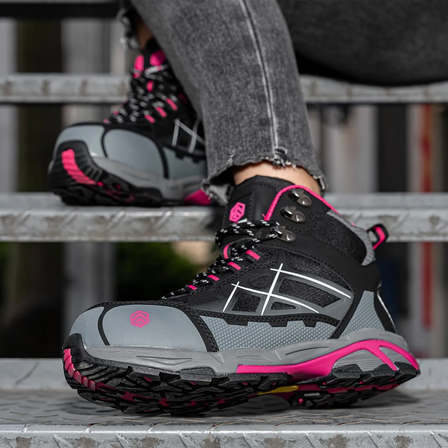 LARNMERN Steel Toe Boots for Women Lightweight Industrial Construction Boots Work Safety Shoes Hiking Boots Indestructible Shoes