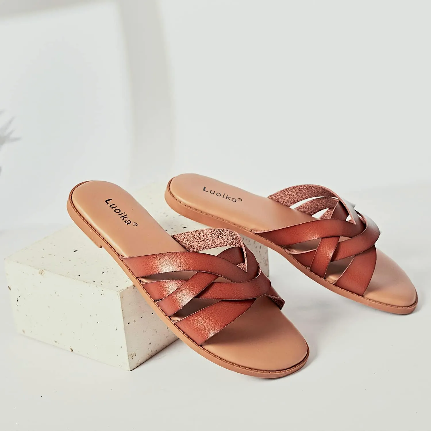 Luoika Women's Wide Width Flat Slides Sandals, Slip on Slide Sandal Casual Comfortable Summer Beach Shoes for Women.