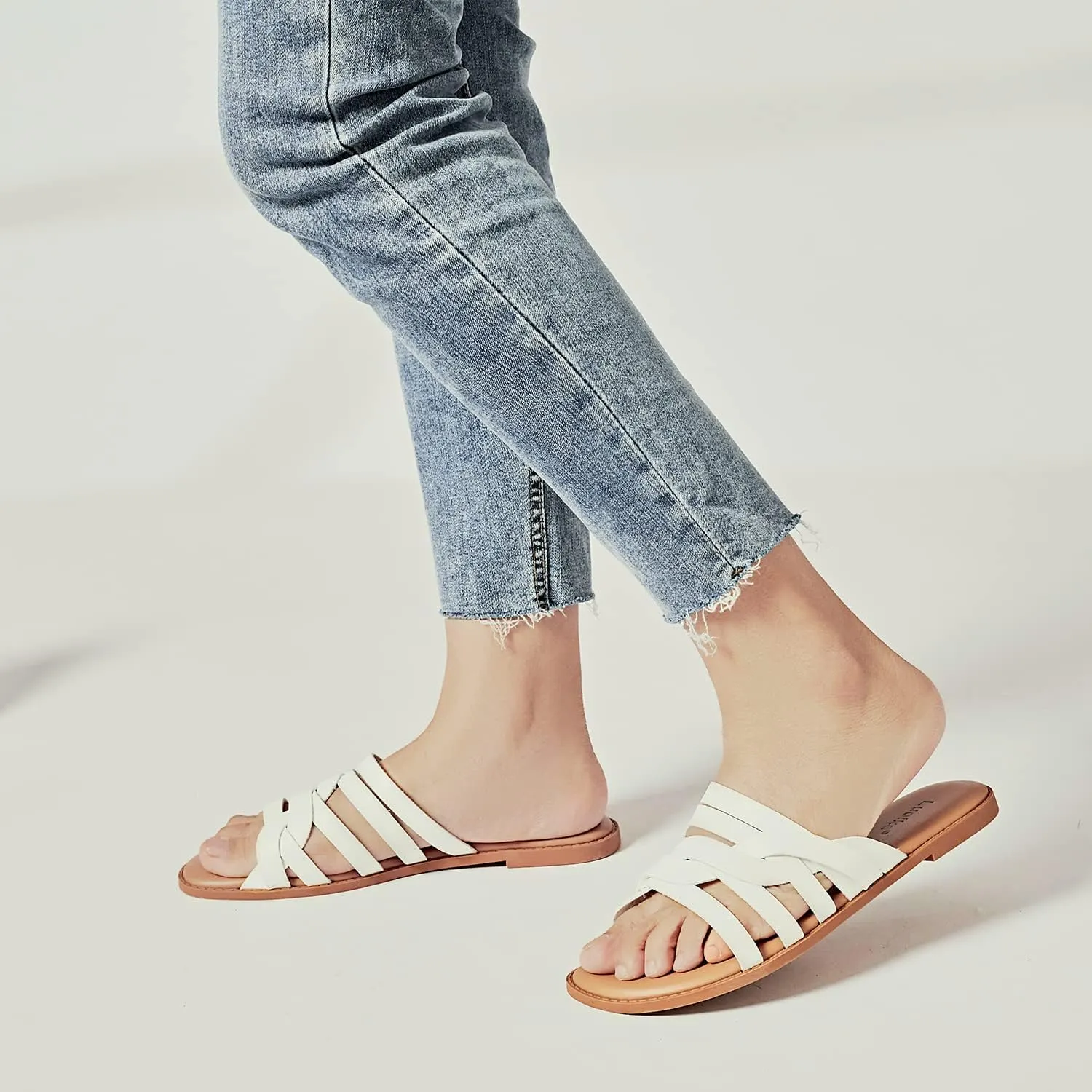 Luoika Women's Wide Width Flat Slides Sandals, Slip on Slide Sandal Casual Comfortable Summer Beach Shoes for Women.