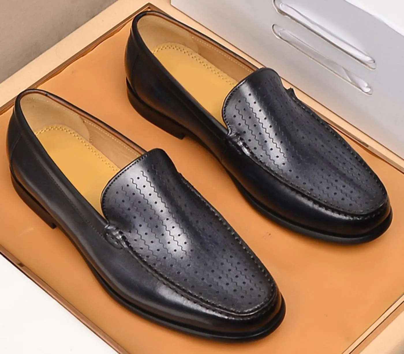 Men’s Genuine Leather Loafers Slip-On Dress Shoes – Breathable & Lightweight Business Casual Shoes for Office, Work & Formal Wear – Non-Slip Sole for All-Day Comfort