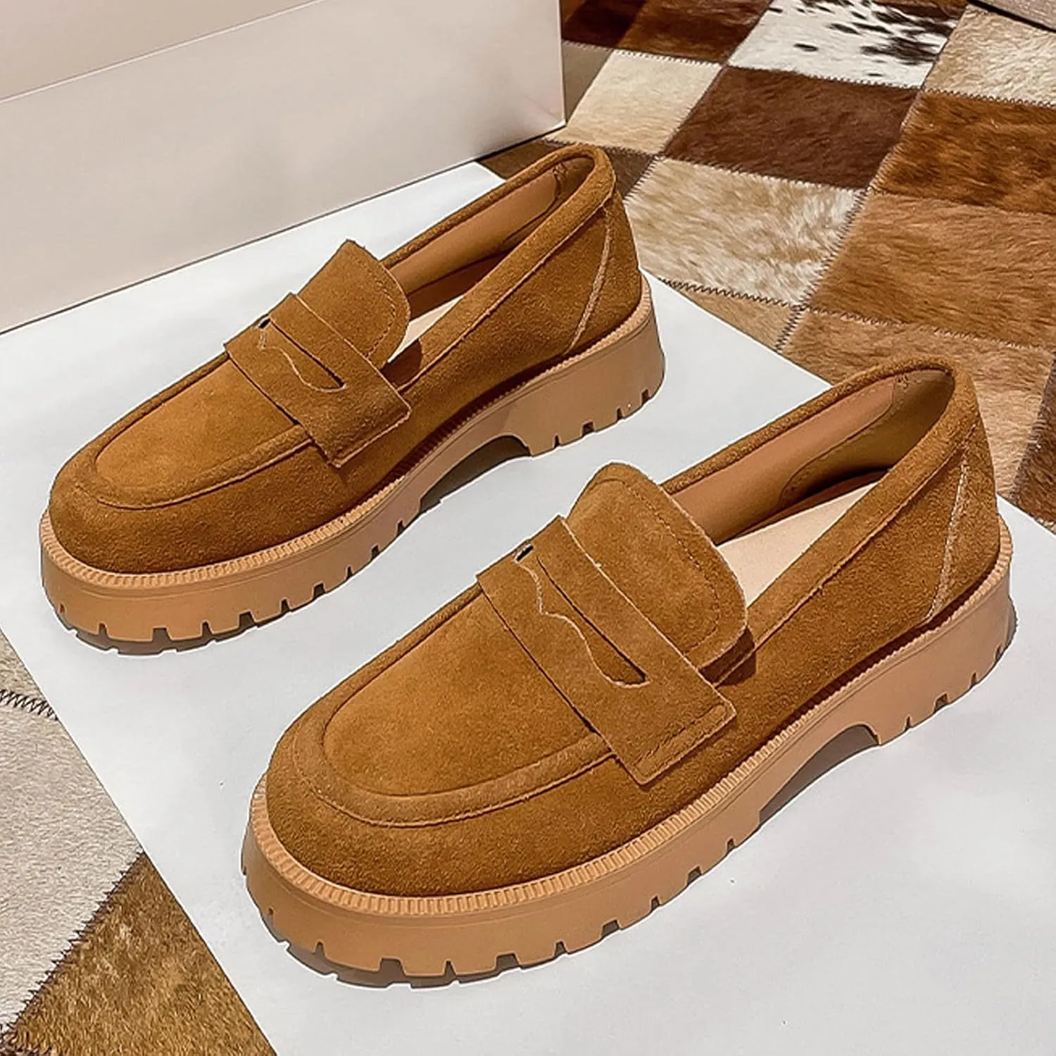 Women's Leather Lug Sole Penny Loafers Classic Round Toe Comfort Slip On Uniform Dress Shoes Casual Fashion Chunky Heel Work Shoes